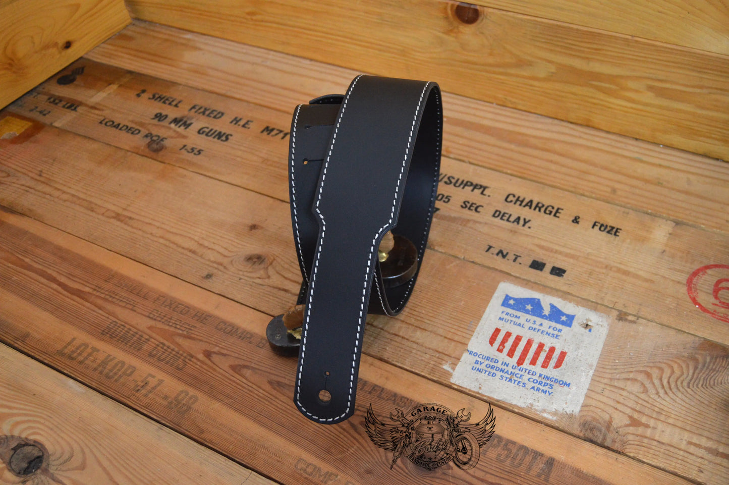 Basic Black Leather Guitar Strap v1.0-ByBodzi-ByBodzi
