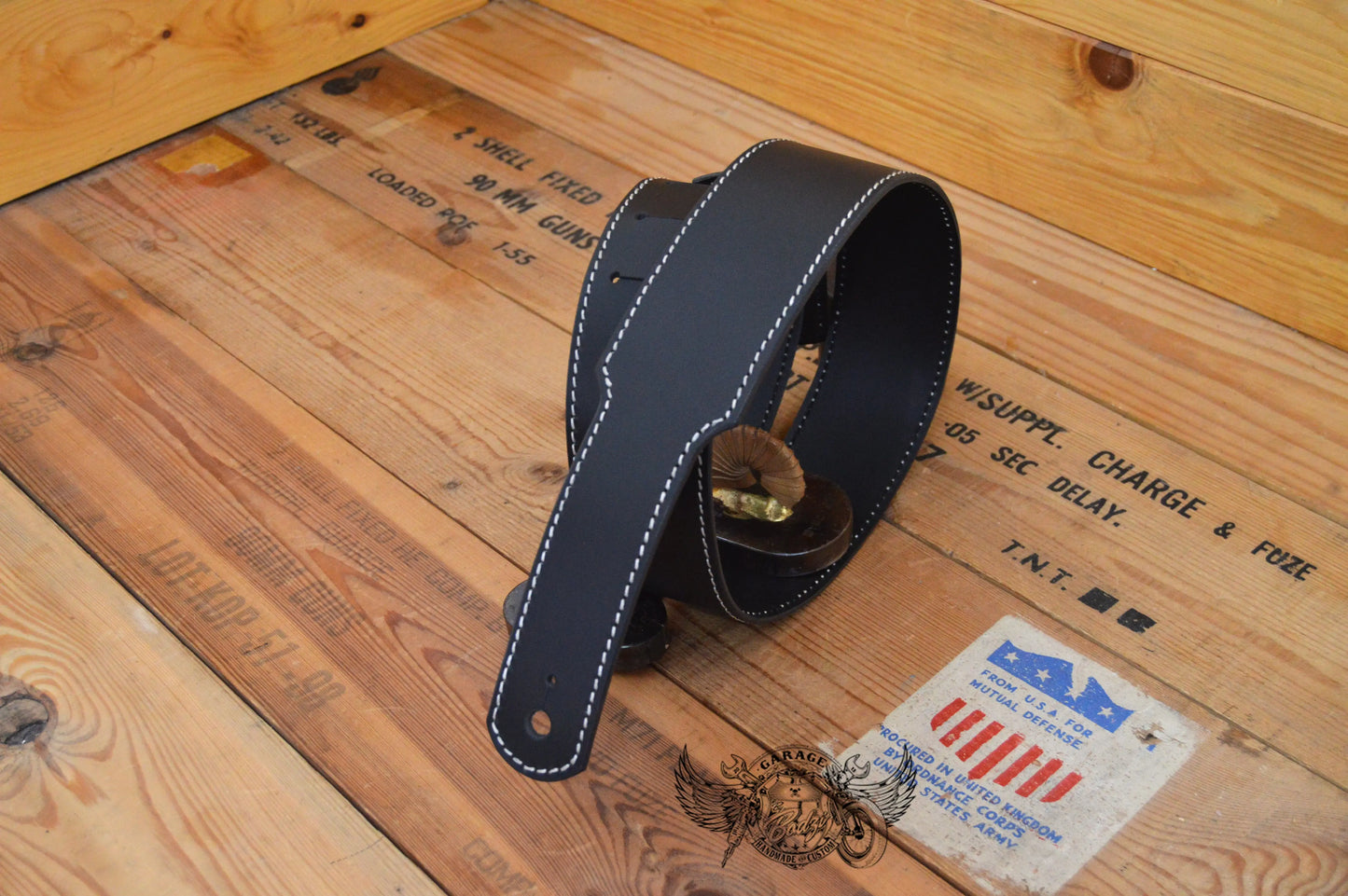 Basic Black Leather Guitar Strap v1.0-ByBodzi-ByBodzi