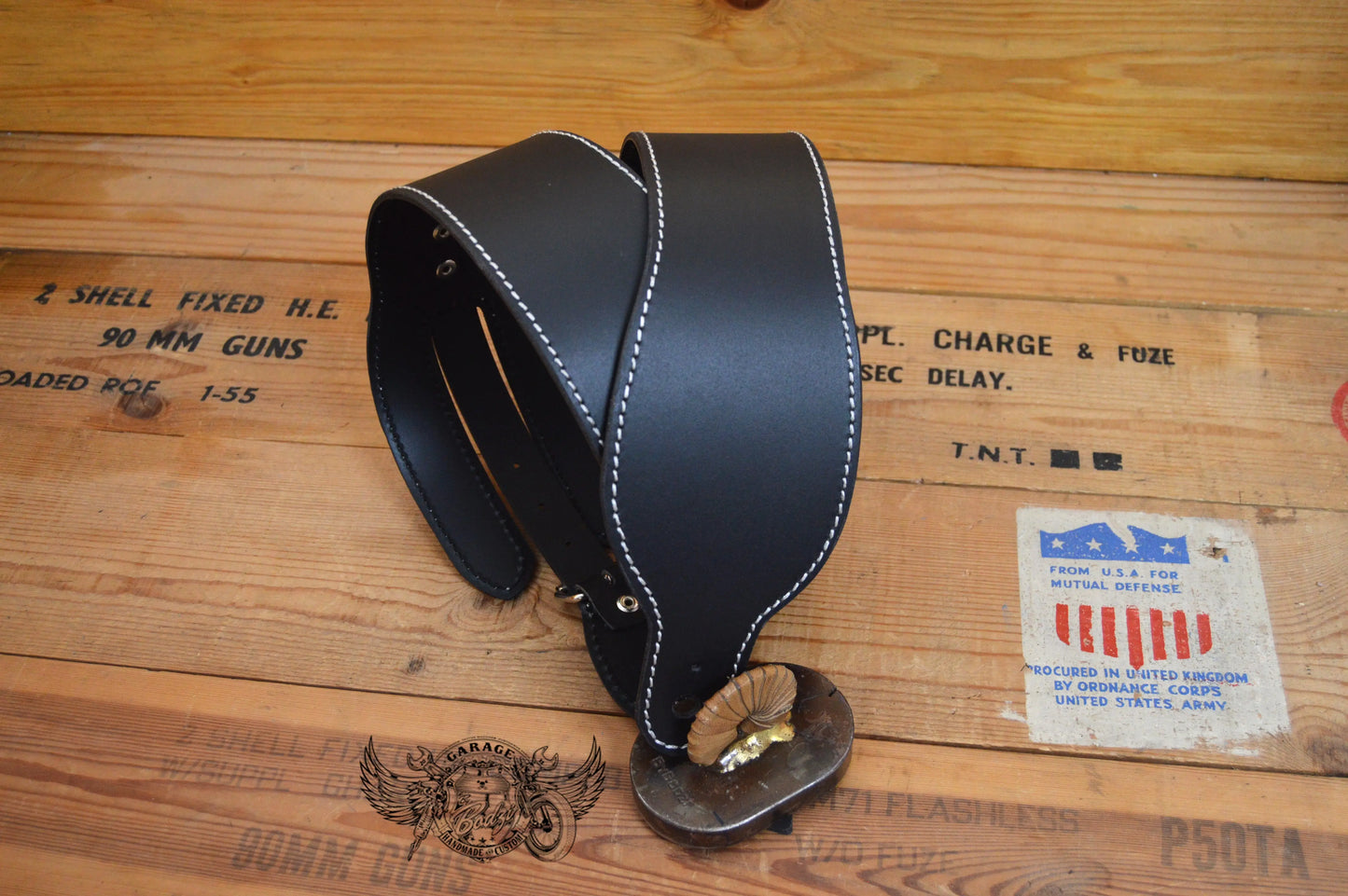 Basic Black Leather Guitar Strap v2.0-ByBodzi