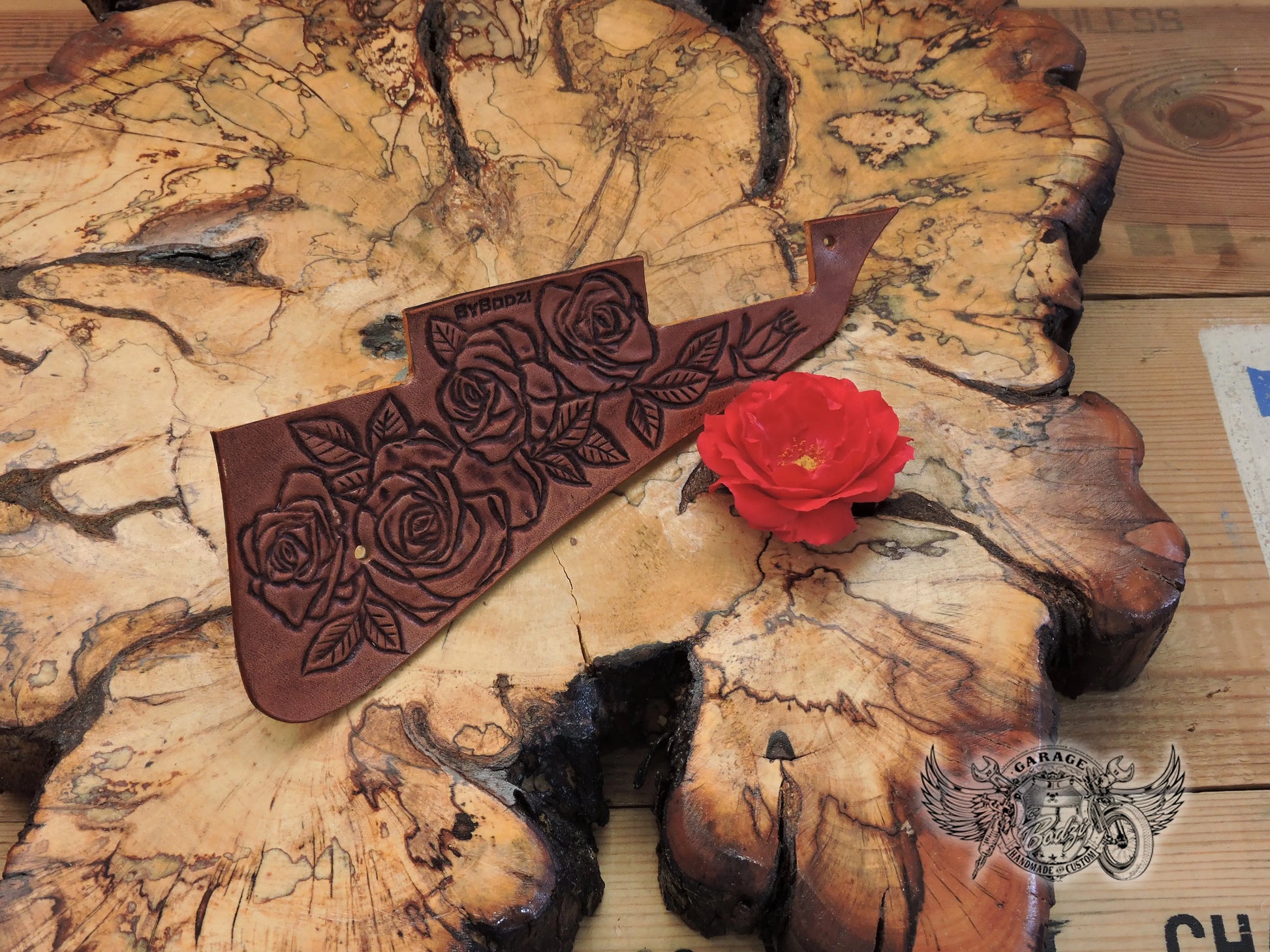 Roses Gibson Les Paul Pickguard-ByBodzi-ByBodzi