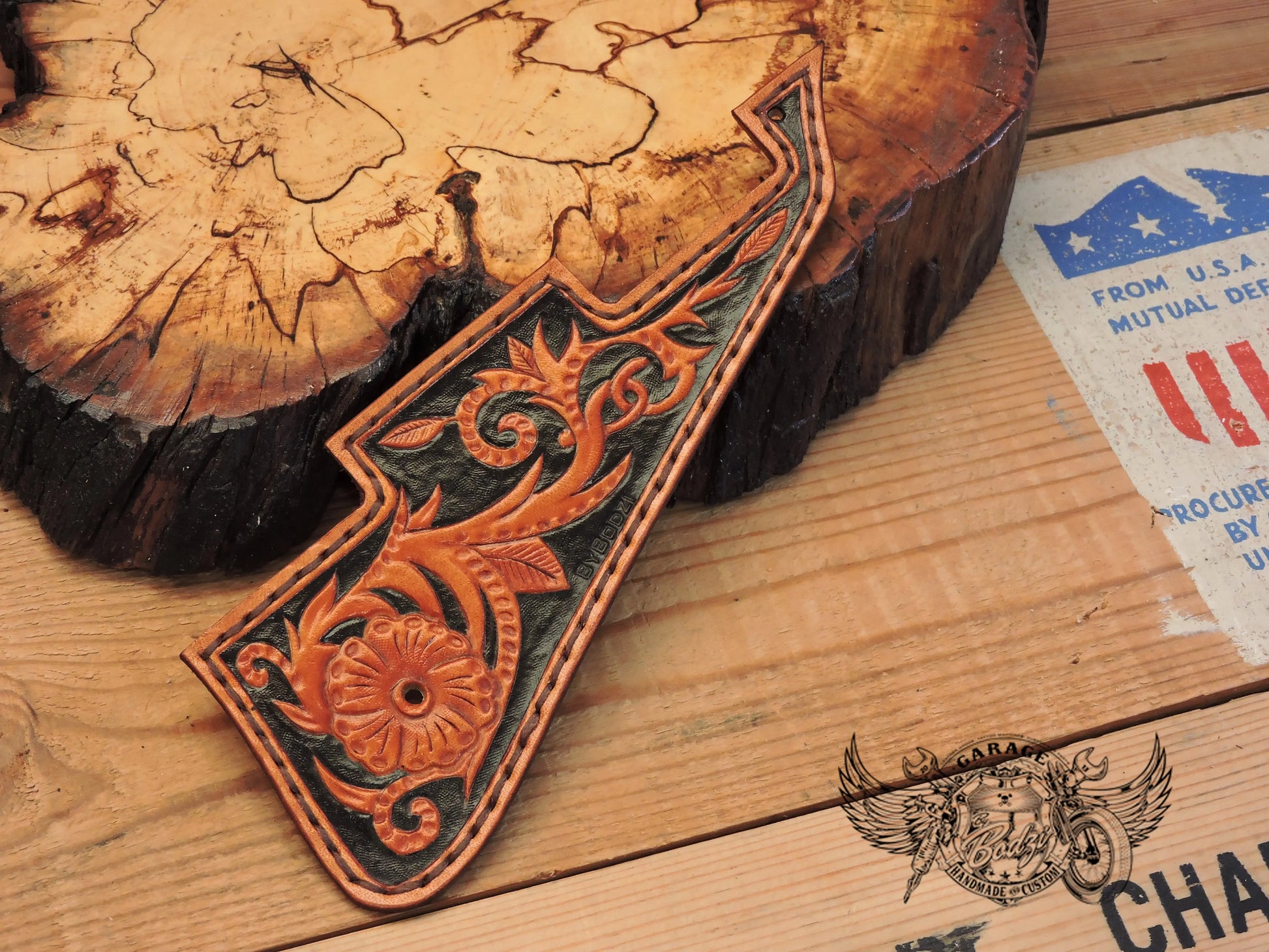 Stitched Floral Gibson Les Paul Pickguard-ByBodzi-ByBodzi